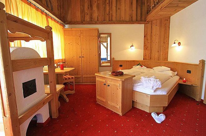 Hotel Garni San Nicolo Pozza di Fassa Exterior foto